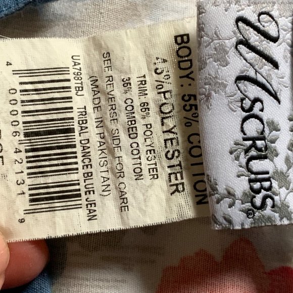 UA Scrubs Top Red Floral with Blue Brown Paisley Print Size LG - Picture 7 of 8